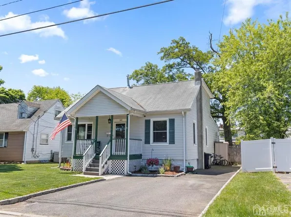 349 1st St, Middlesex, NJ 08846