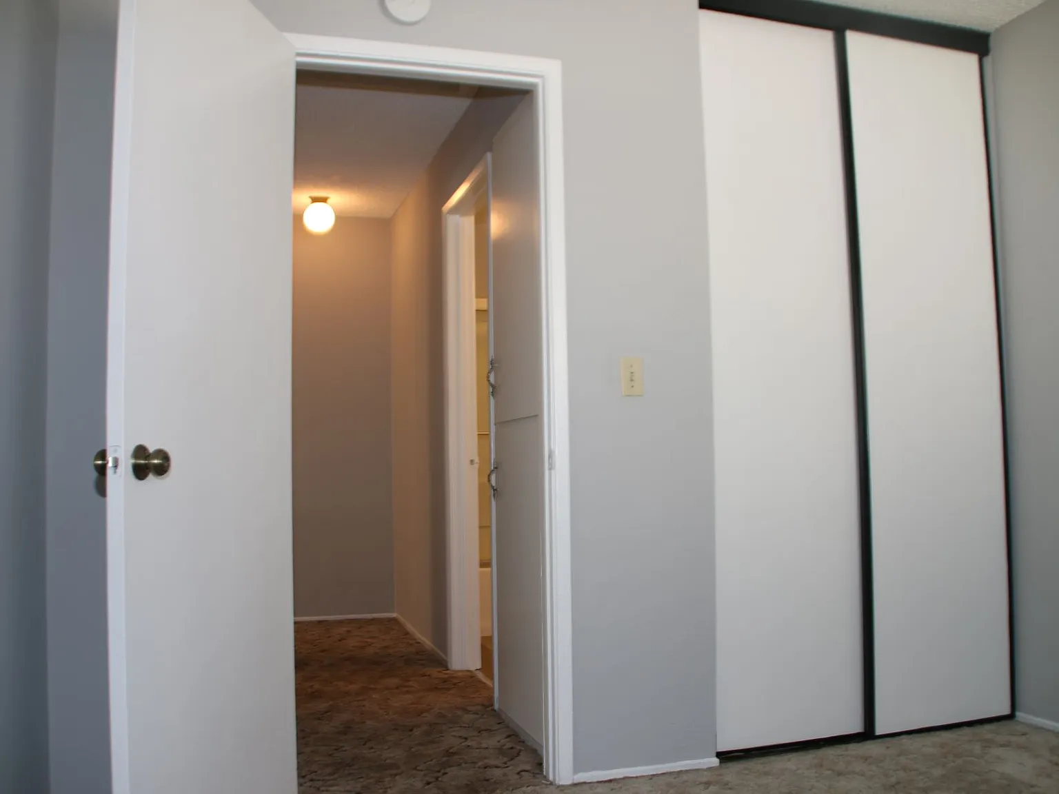2 bed, 862 sqft, $3,300 — Photo 2