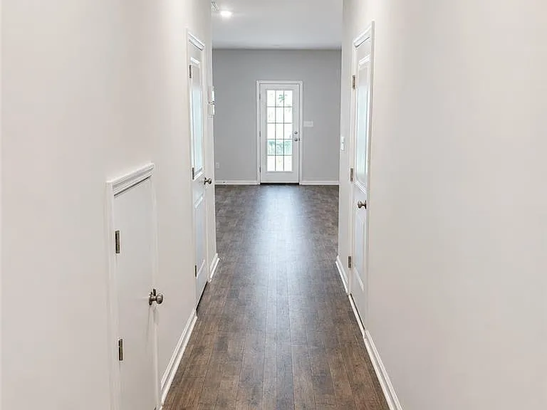 1143 Lova Ln — Photo 17