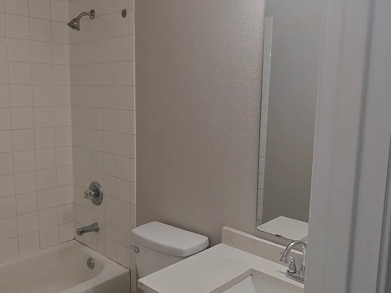 5919 Lovingham Ct #B — Photo 7