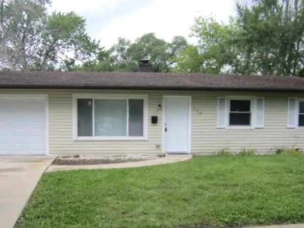 120 S Chestnut Dr, Streamwood, IL 60107