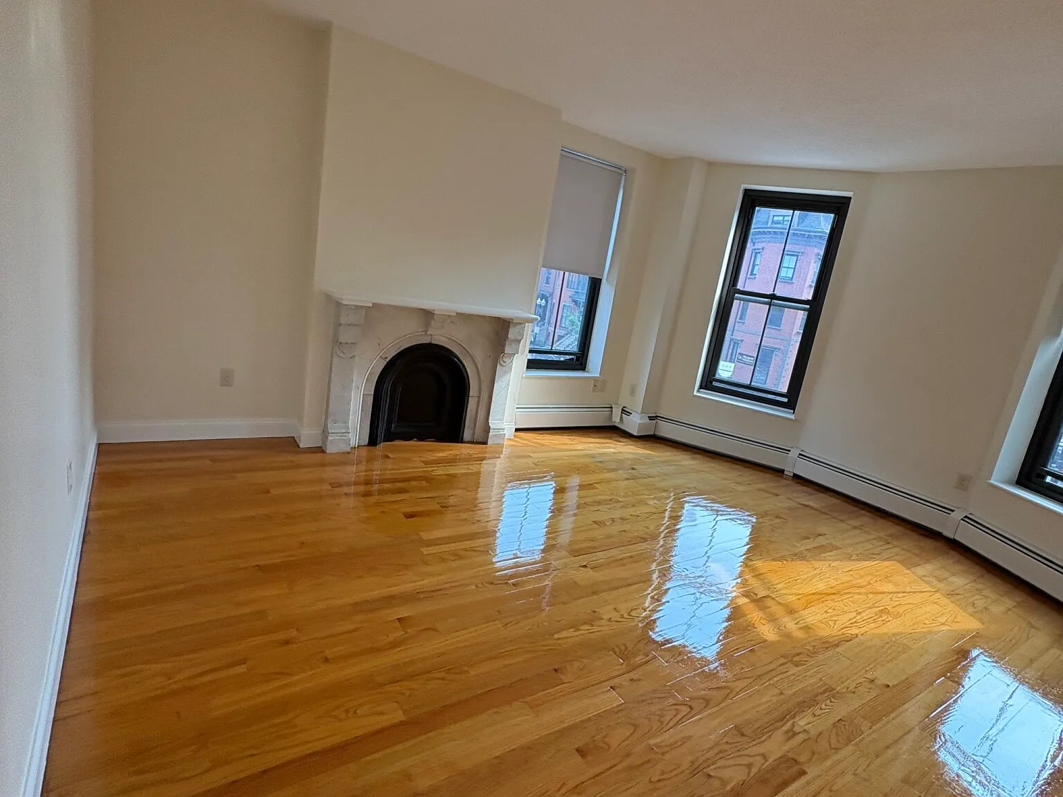 2 bed, 999 sqft, $4,100 — Photo 2