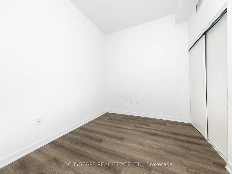2433 Dufferin St #105 — Photo 28