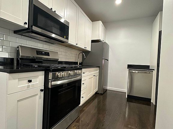 3rd image of 719 9th Ave #F2