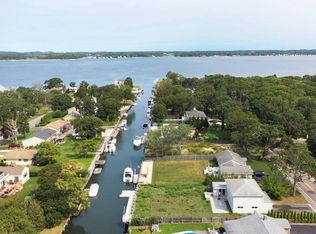 203 Longneck Blvd, Flanders, NY 11901