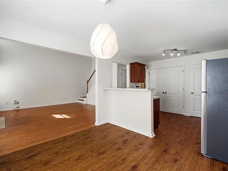 6425 White Walnut Way — Photo 11