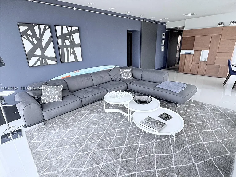 10275 Collins Ave #1522 — Photo 4