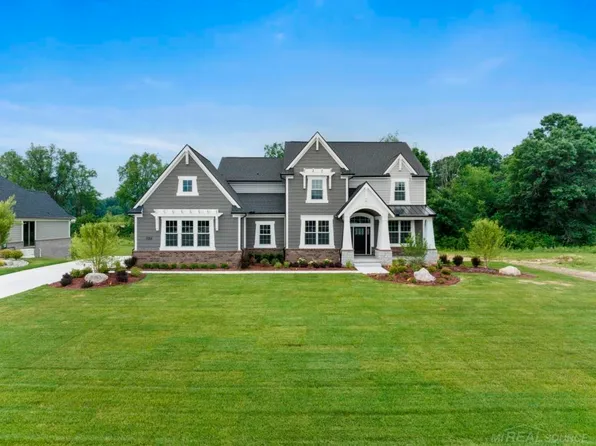 7253 Mulberry Dr #25, Washington, MI 48095