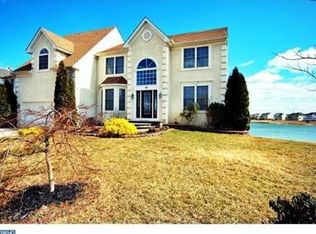 19 Waterview Dr, Sicklerville, NJ 08081