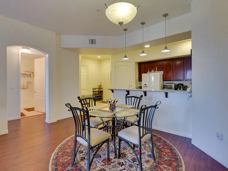62 E Serene Ave — Photo 4