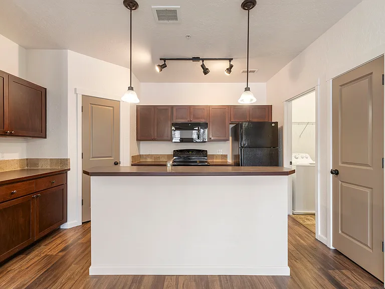 Residence at Mill River — Photo 23