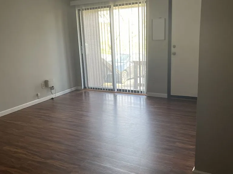 102 McConnell St — Photo 17