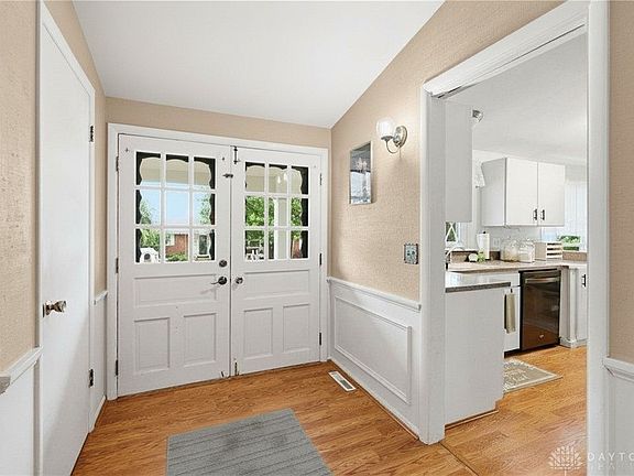 4th image of 1221 James Rd