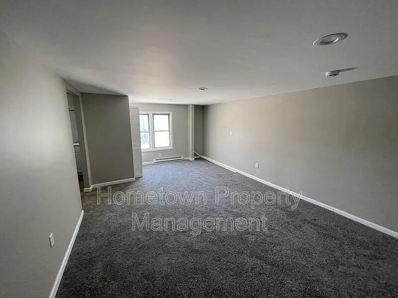 Building Photo - 663 E Market St #665-4