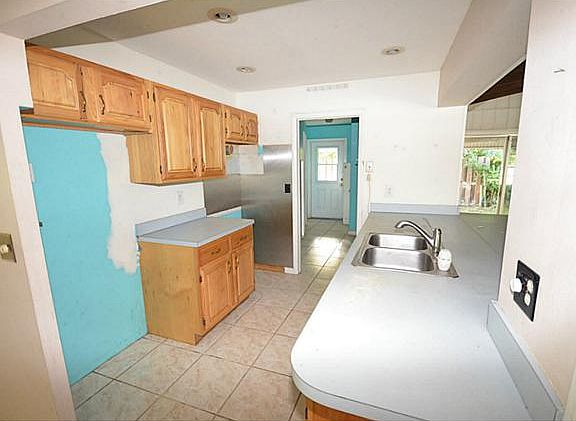 5th image of 500 SW South Riverpoint Dr