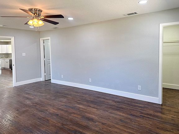5th image of 5099 Woodland Dr