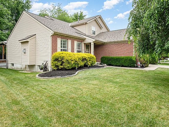 3rd image of 1190 E Glen Echo Ln