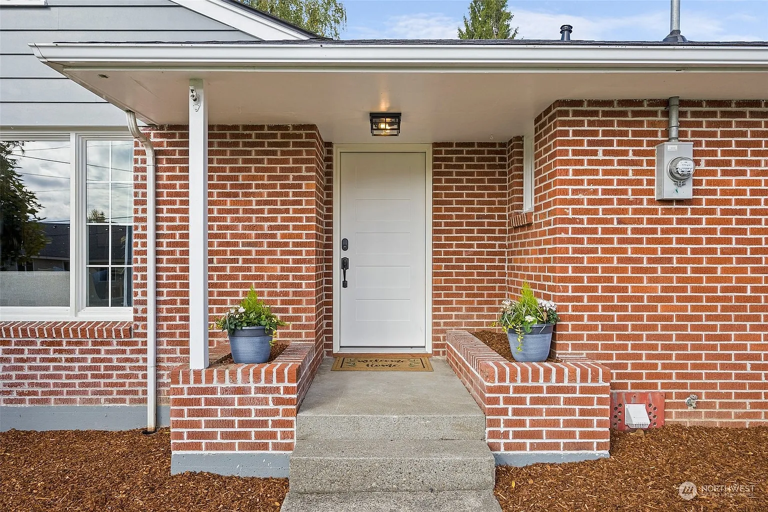 113 Kennicott Road photo 1