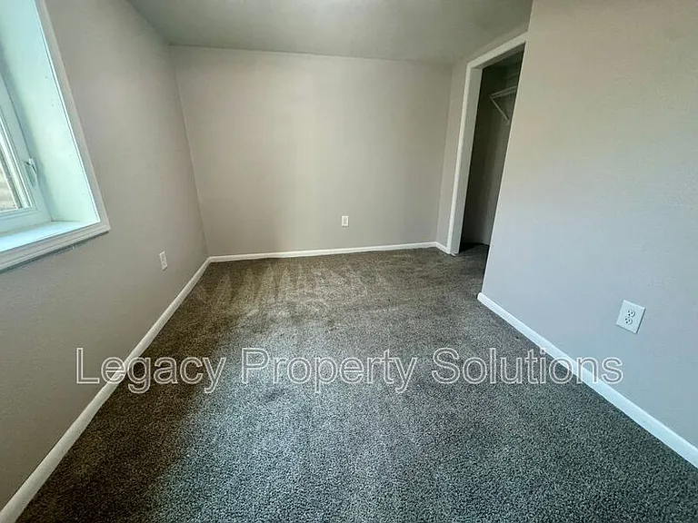 702 W Avenue A #MAIN — Photo 4