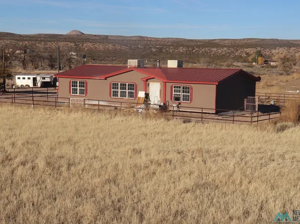 205 Las Palomas Rd, Williamsburg, NM 87942