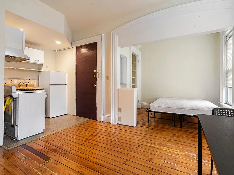 42 Trumbull St — Photo 9