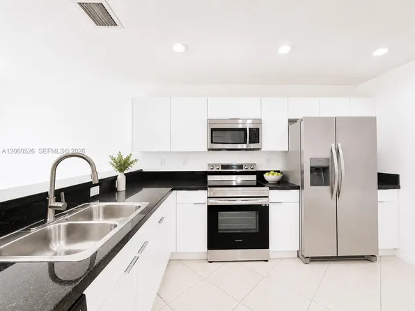 324 NE 3rd St APT C, Hallandale Beach, FL 33009