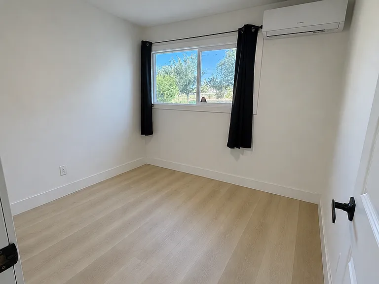 712 Elkhorn Plz — Photo 8