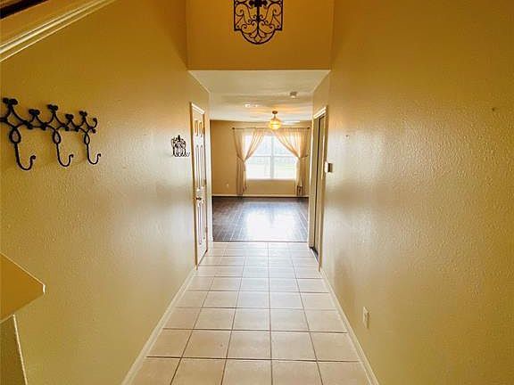 2nd image of 6806 Clover Walk Ln