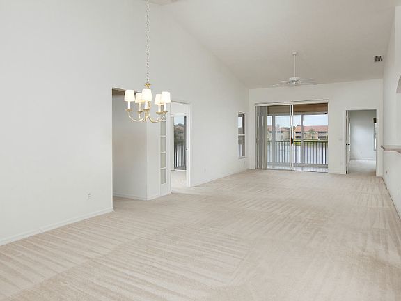 3rd image of 2555 Aspen Creek Ln APT 201