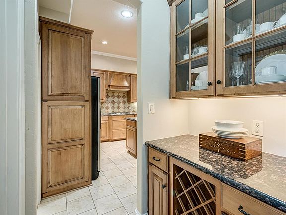 4th image of 9209 Grace Ct