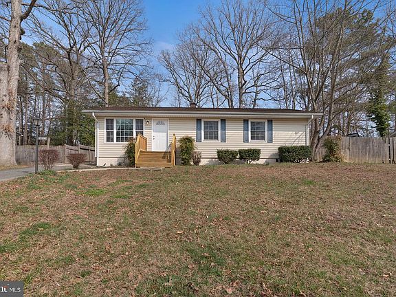 2nd image of 21996 Fox Ridge Rd