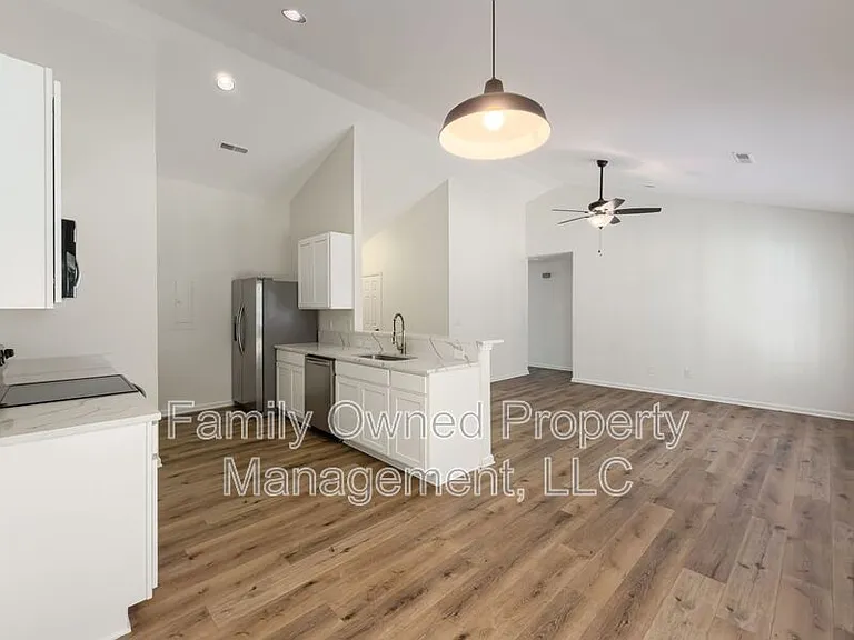 5208 Copley Cir — Photo 16