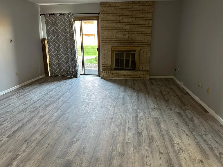 2027 Porte De Leau Ct #104 — Photo 8
