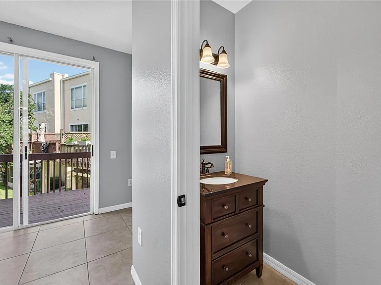 3186 Bayshore Oaks Dr — Photo 32