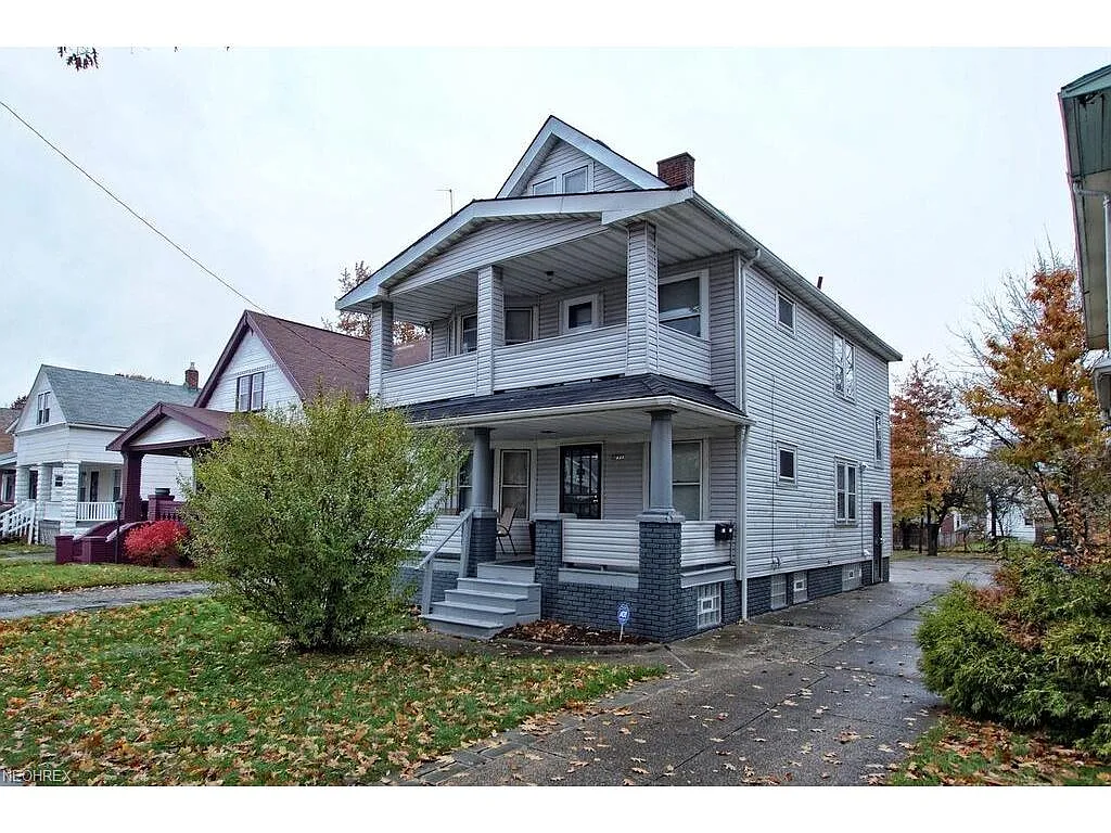 11221 Parkview Ave photo 1