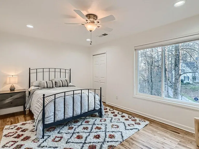 4438 Glengary Dr NE — Photo 14