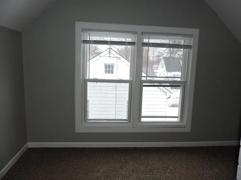 717 Dawson St — Photo 9