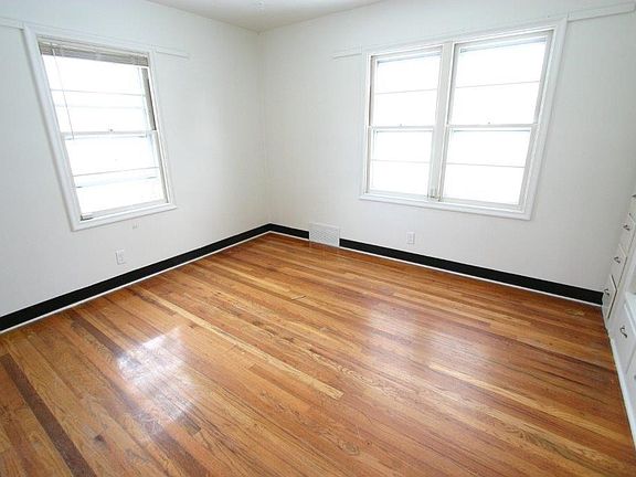 3rd image of 2402 Washington Ave