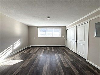 3rd image of 625 Main St APT 5