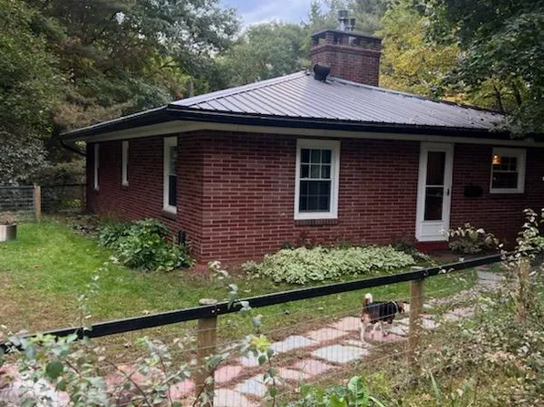 10 Hillcrest Road, Livermore Falls, ME 04254
