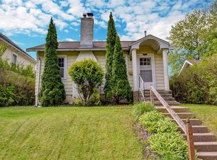1315 Hinkley Ave NW, Cedar Rapids, IA 52405