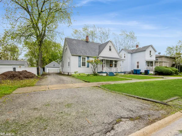 3137 Peoria St, Steger, IL 60475