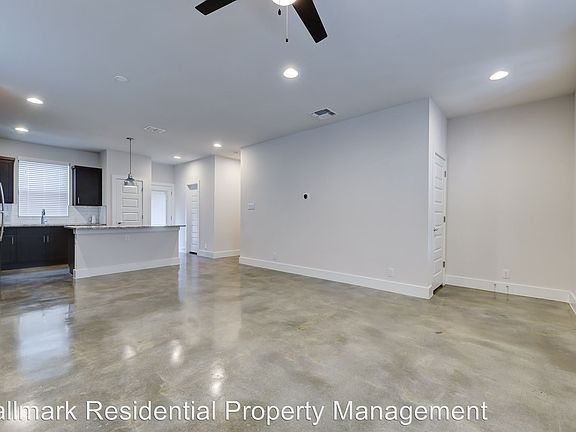 5th image of 200 Melrose Pl #300