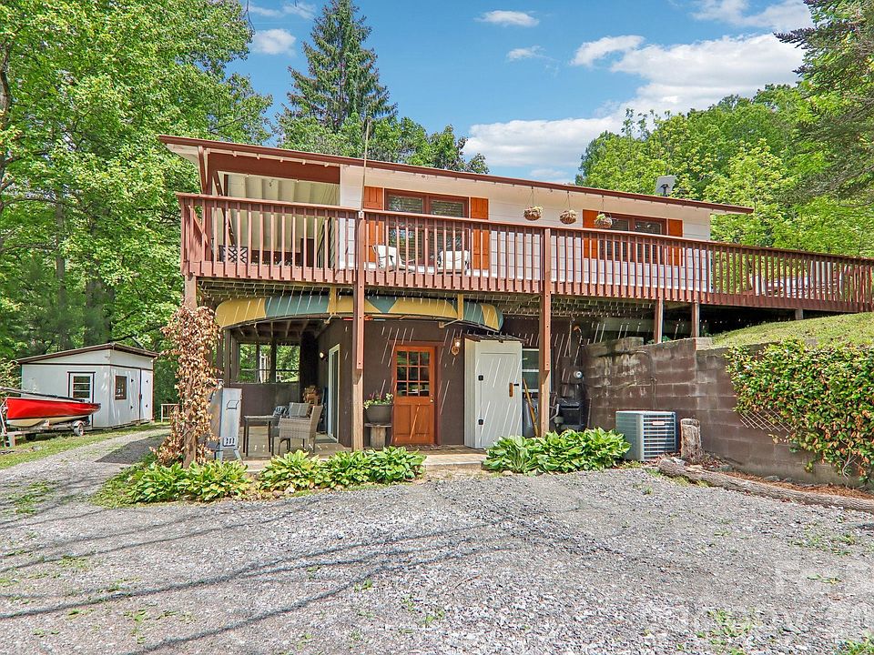 1st image of 34 Lindsey Hill Ln