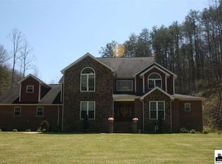 40 Spruce Creek Rd, Fort Gay, WV 25514