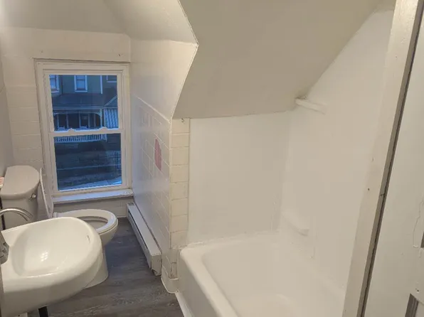 512 E Chestnut St #3, Washington, PA 15301