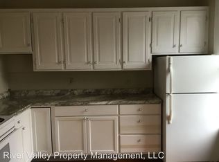 57 State St APT 3, Windsor, VT 05089