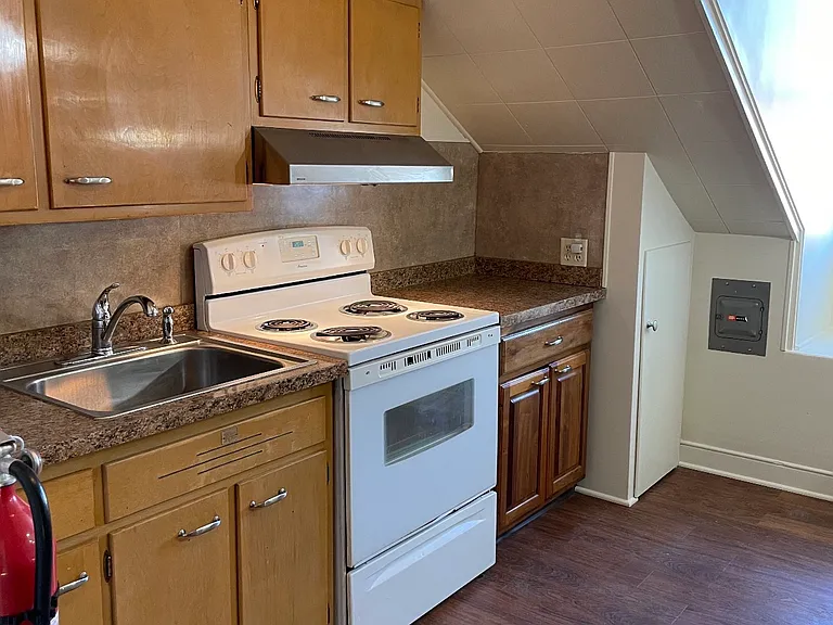 36 S 3rd St #3 — Photo 12