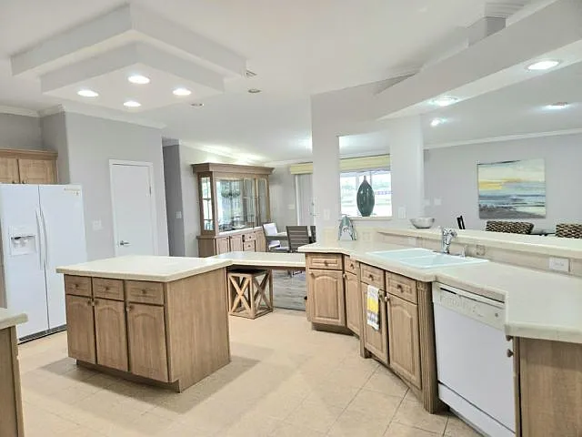 4 bed, 4.0 bath, 3040 sqft, $3,750 — Photo 3
