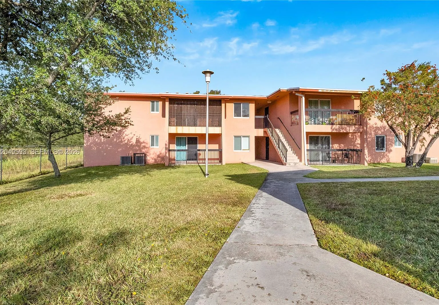 Lakeview Estates Condo — Photo 4